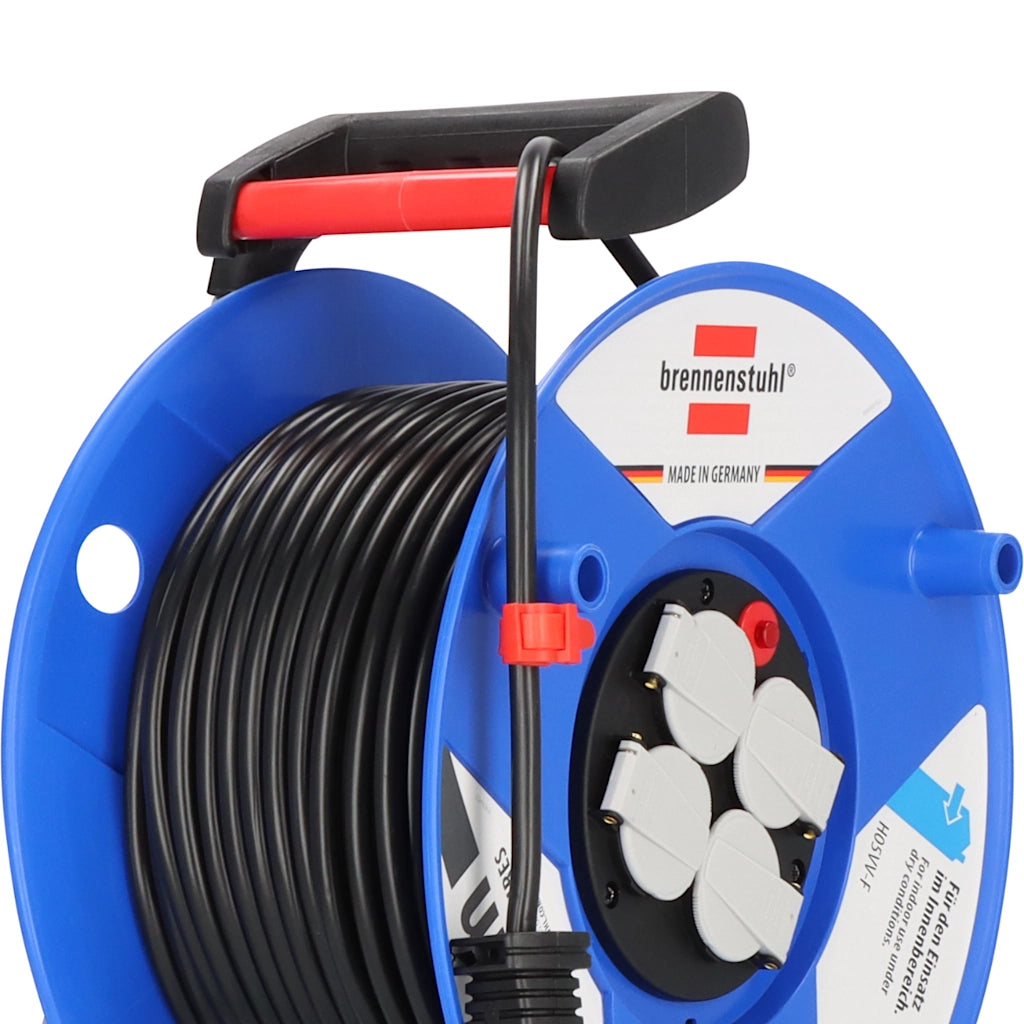 Brennenstuhl Kabeltrommel Garant E 4-fach 50m (1208060) Nahaufnahme vom ergonomischen Tragegriff