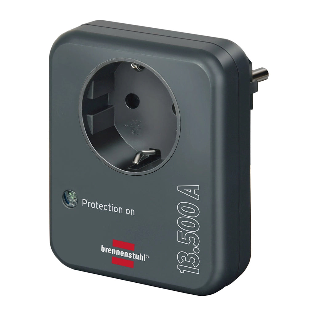 Brennenstuhl Steckdosenadapter mit Überspannungsschutz 13500A (1506996) Ansicht schräg von vorn rechts