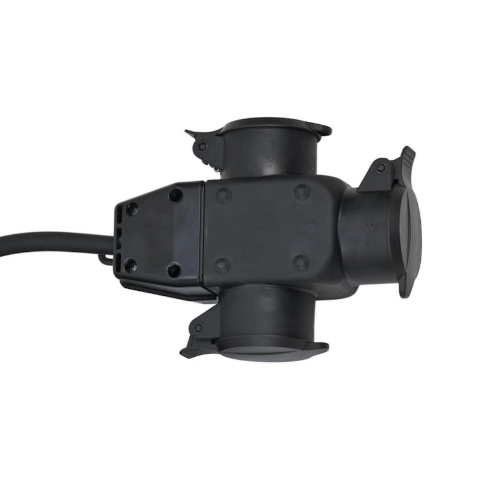 Brennenstuhl Verlängerungskabel 10m IP44 schwarz Gummikupplung 3-fach (1167810301) Ansicht 3-fach Kupplung mit geschlossenen Klappdeckeln