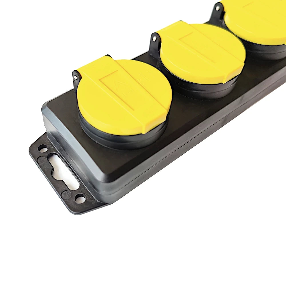 Kopp Feuchtraum Steckdosenleiste 4-fach mit Schalter schwarz Nahaufnahme der Öse zum Anschrauben