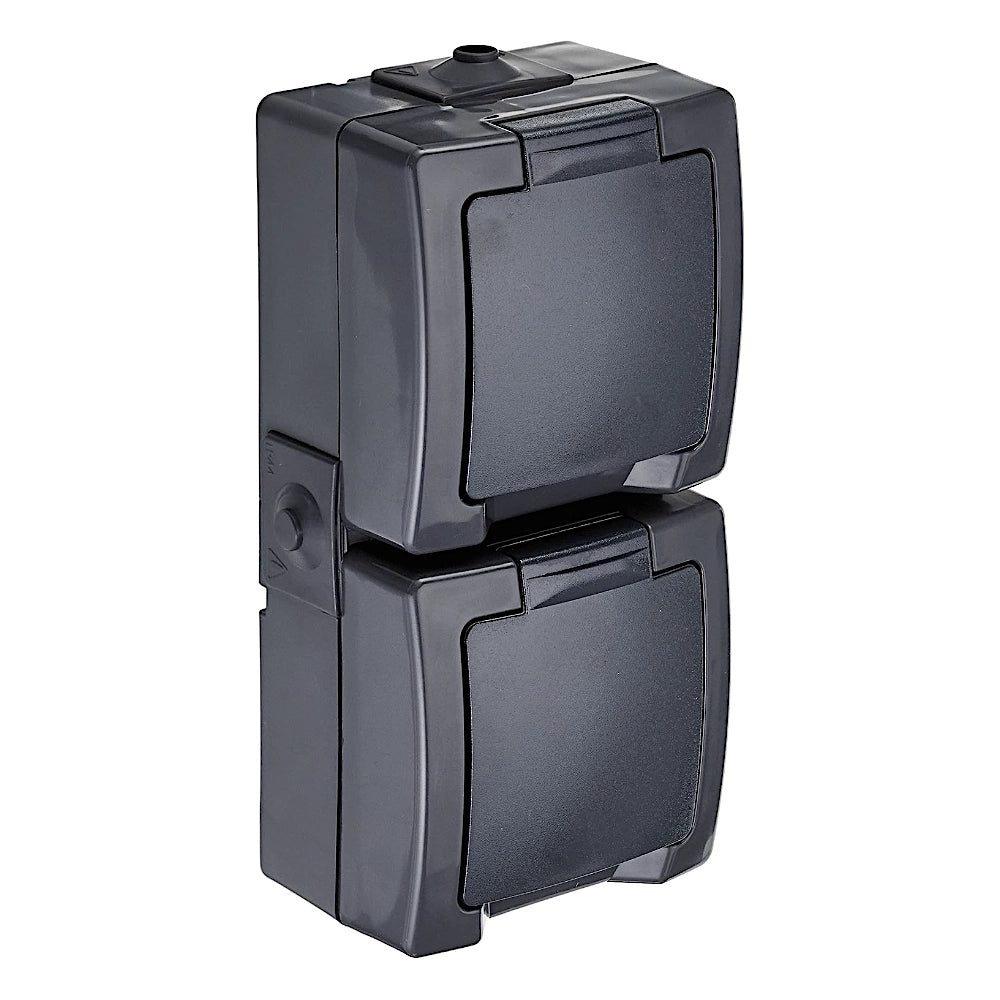 Kopp Nautic anthrazit Steckdose mit Berührungsschutz 2-fach senkrecht (136915009) Ansicht schräg von vorn