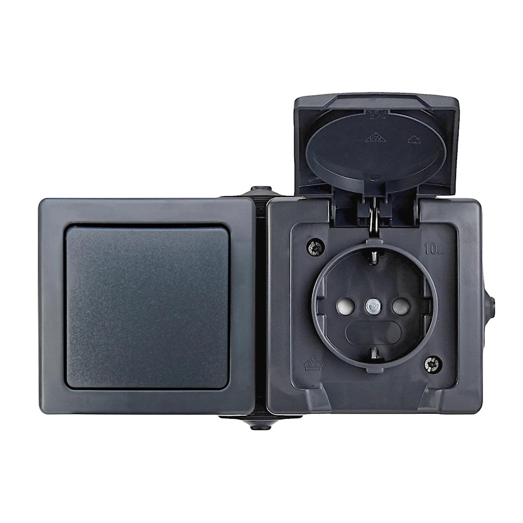 Kopp Nautic anthrazit Aus-Wechselschalter + Steckdose waagerecht Vorderansicht mit ganz geöffnetem Deckel der Steckdose