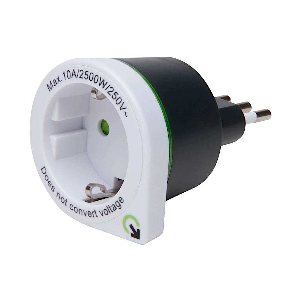 q2 Power Reiseadapter Europa nach Italien Ansicht schräg von vorn