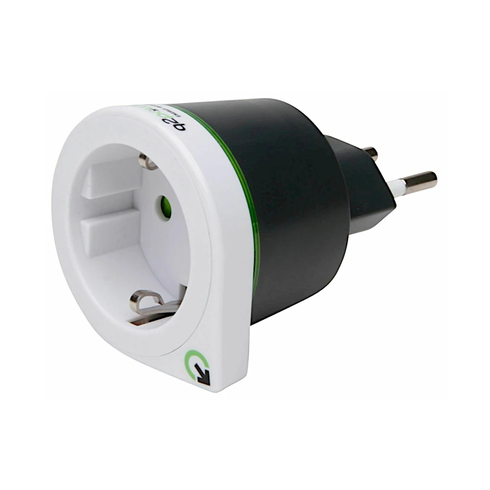 q2 Power Reiseadapter Europa nach Schweiz Ansicht schräg von vorn