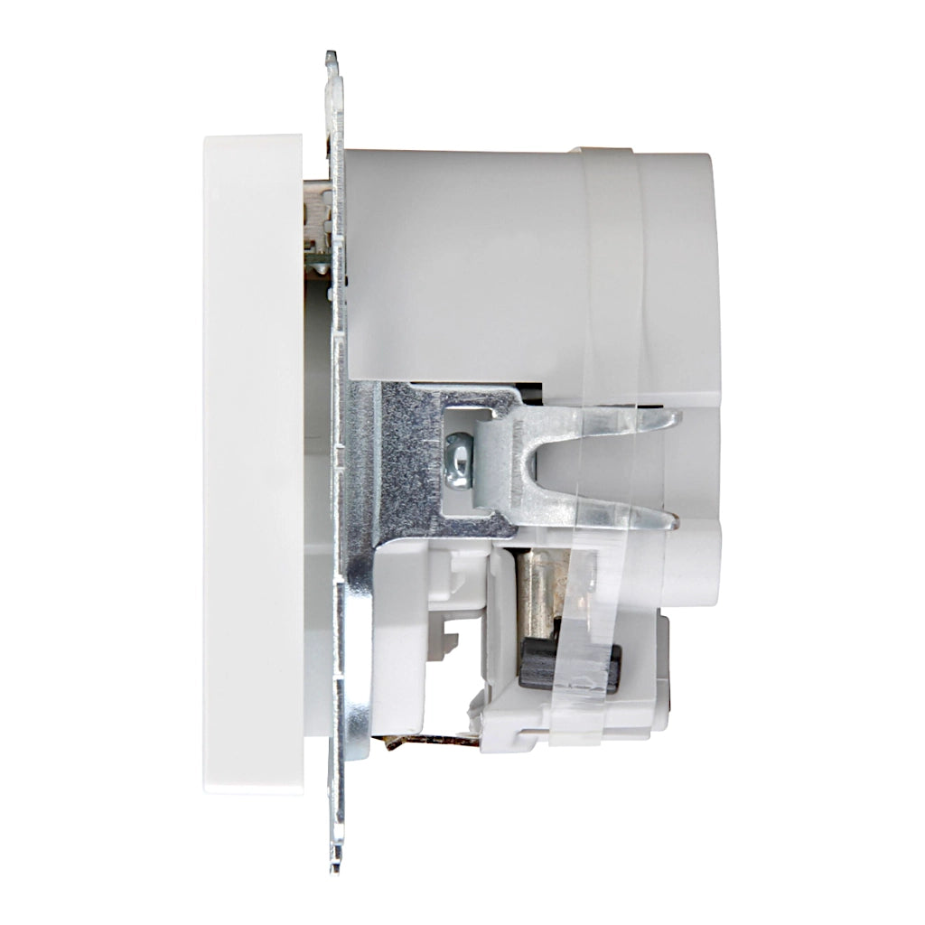 Kopp Athenis reinweiß Steckdose mit Berührungsschutz + 2x USB Ansicht von rechts