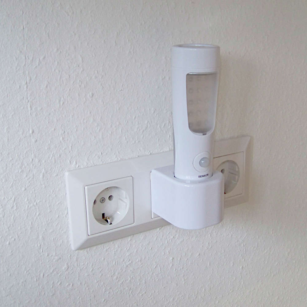 Kopp LED Nachtlicht mit Bewegungsmelder und Taschenlampe (296001013)