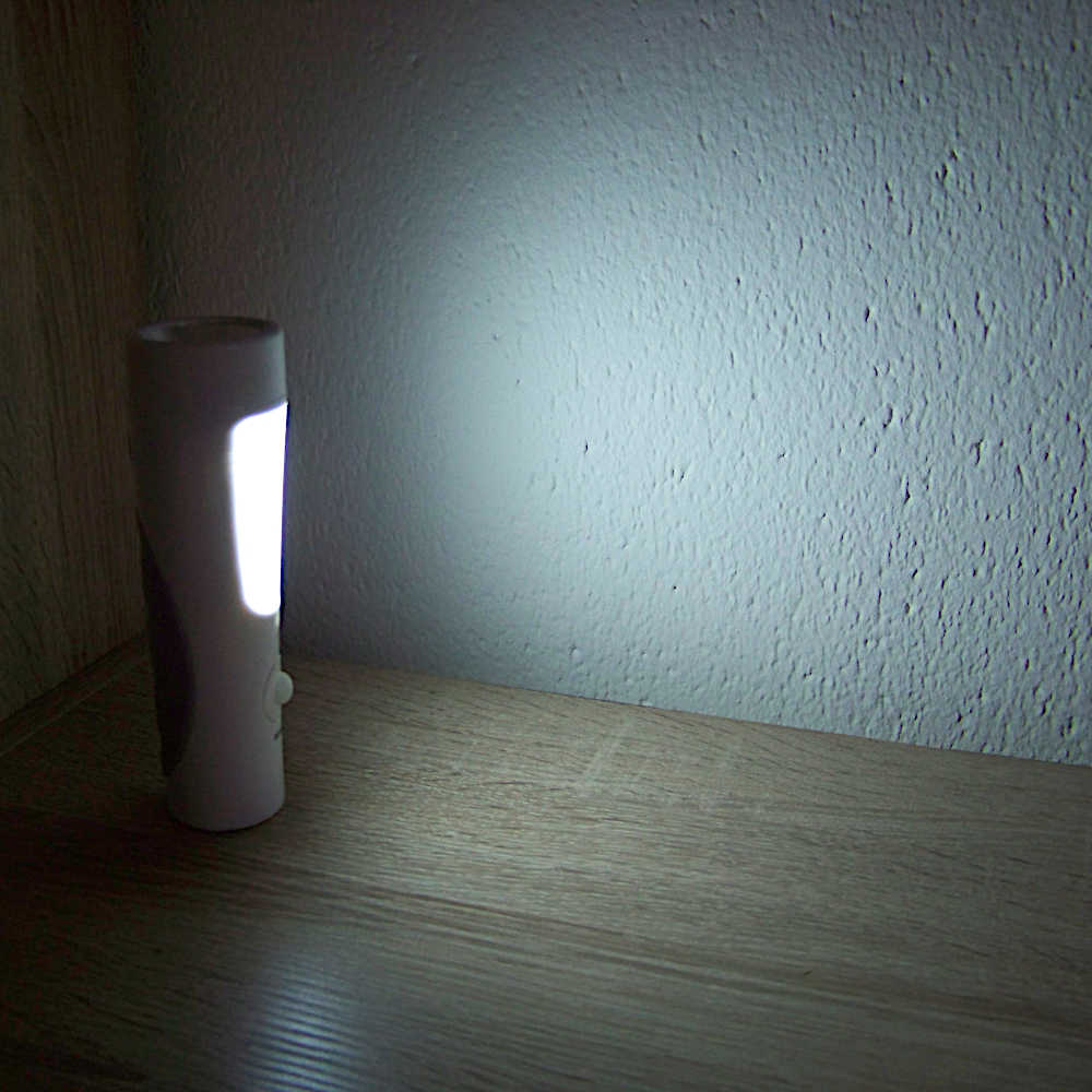 Kopp LED Nachtlicht mit Bewegungsmelder und Taschenlampe (296001013)