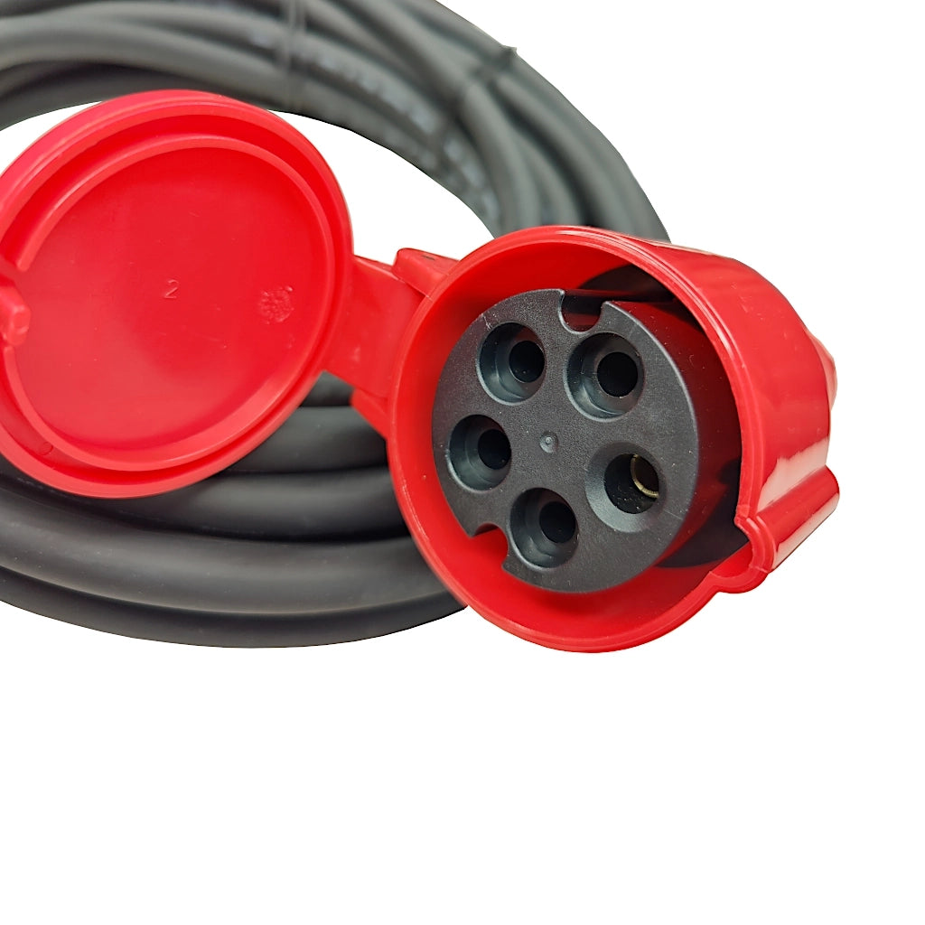 Kopp CEE Verlängerungskabel mit Phasenwender 16A 10m (147600006) Nahaufnahme von der Steckdose mit Klappdeckel